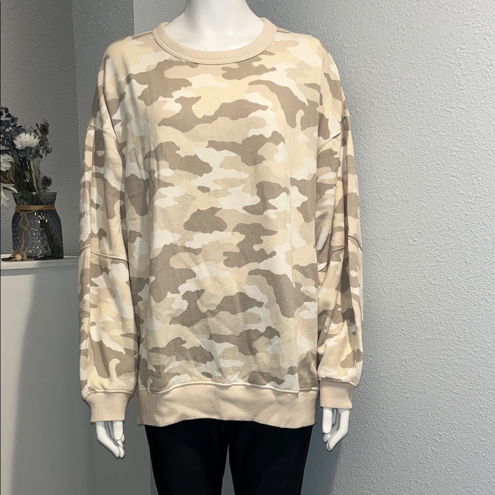 AERIE woman Beige Camo Sweatshirt size Med super soft, and comfy